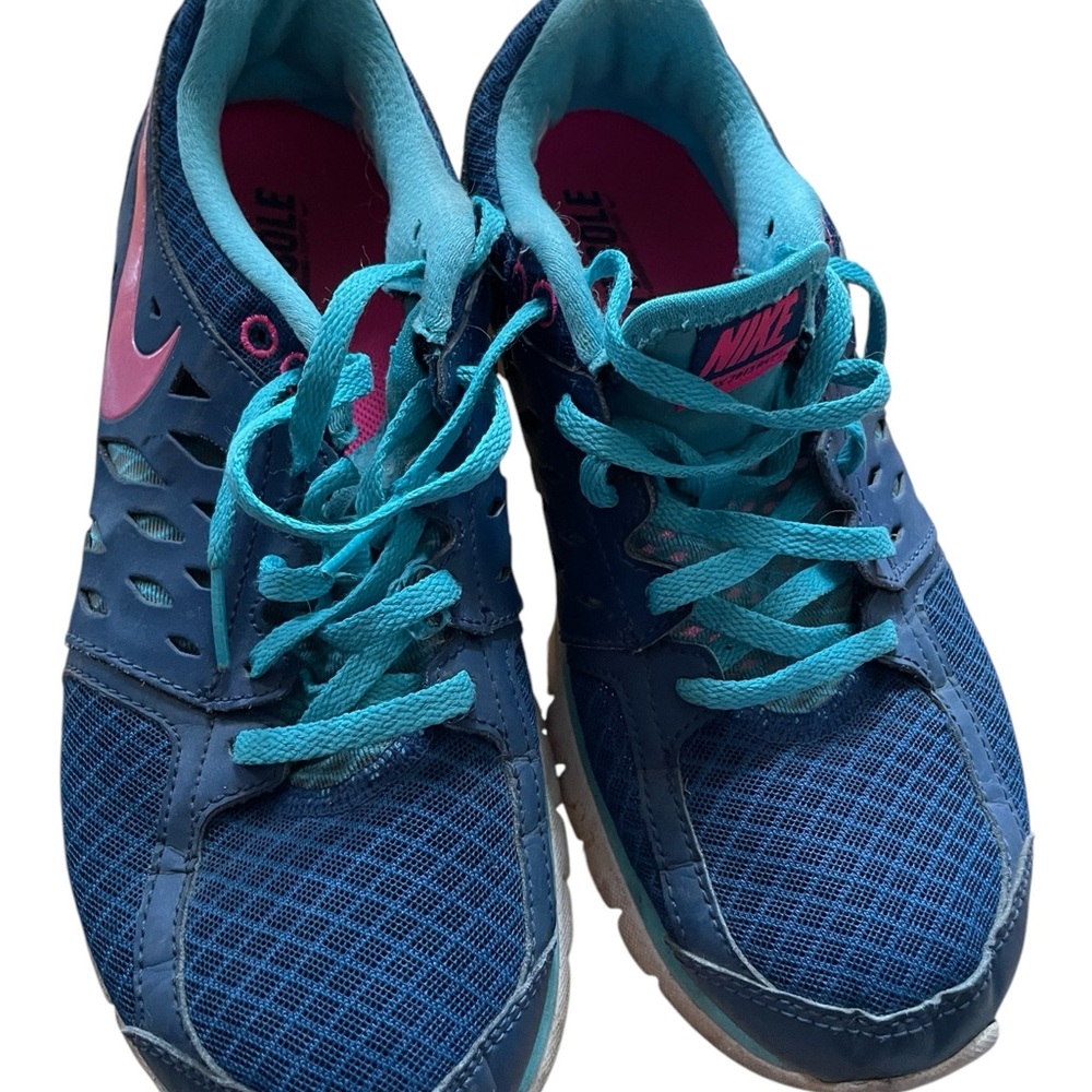 Nike Women's Blue Athletic Shoes